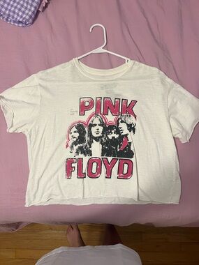 Pink Floyd shirt